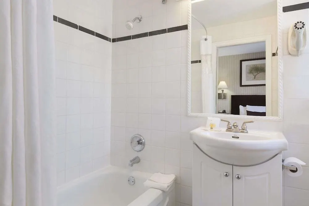 Days Inn By Wyndham Vancouver Metro 2*,  Canada