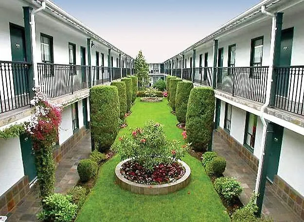Days Inn By Wyndham Vancouver Metro Canada