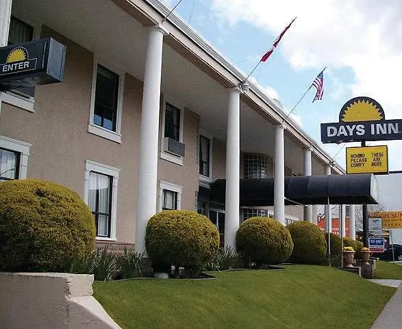 Days Inn By Wyndham Vancouver Metro