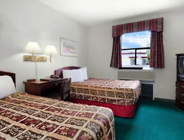 Days Inn By Wyndham Vancouver Metro