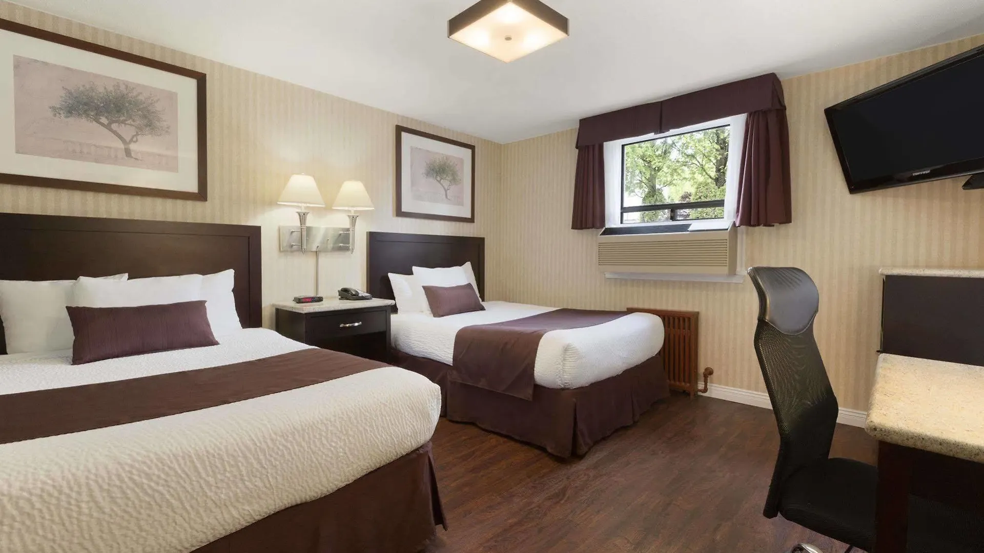 Days Inn By Wyndham Vancouver Metro Hotel