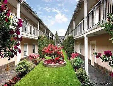 Days Inn By Wyndham Vancouver Metro Canada