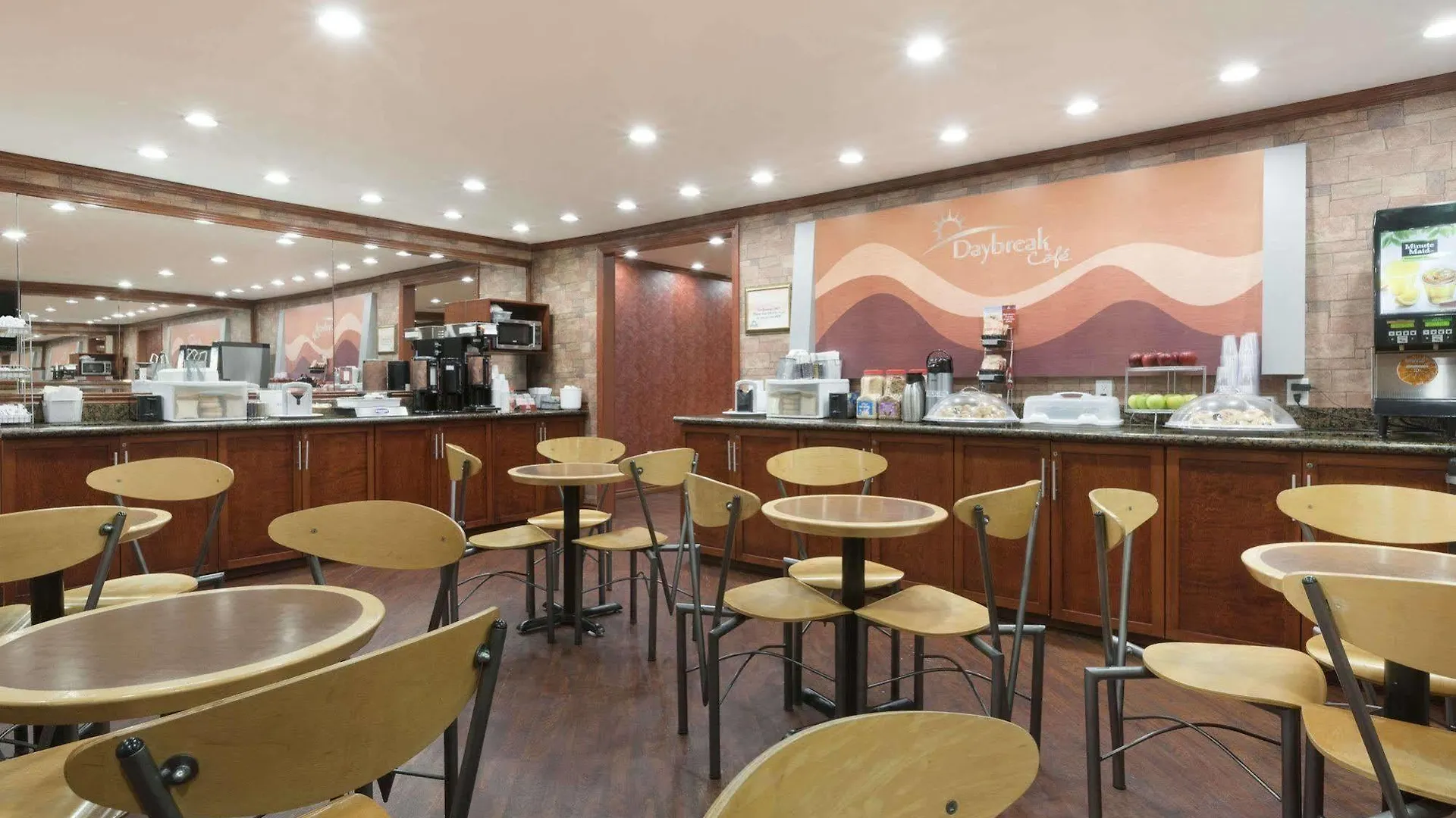 Days Inn By Wyndham Vancouver Metro 酒店